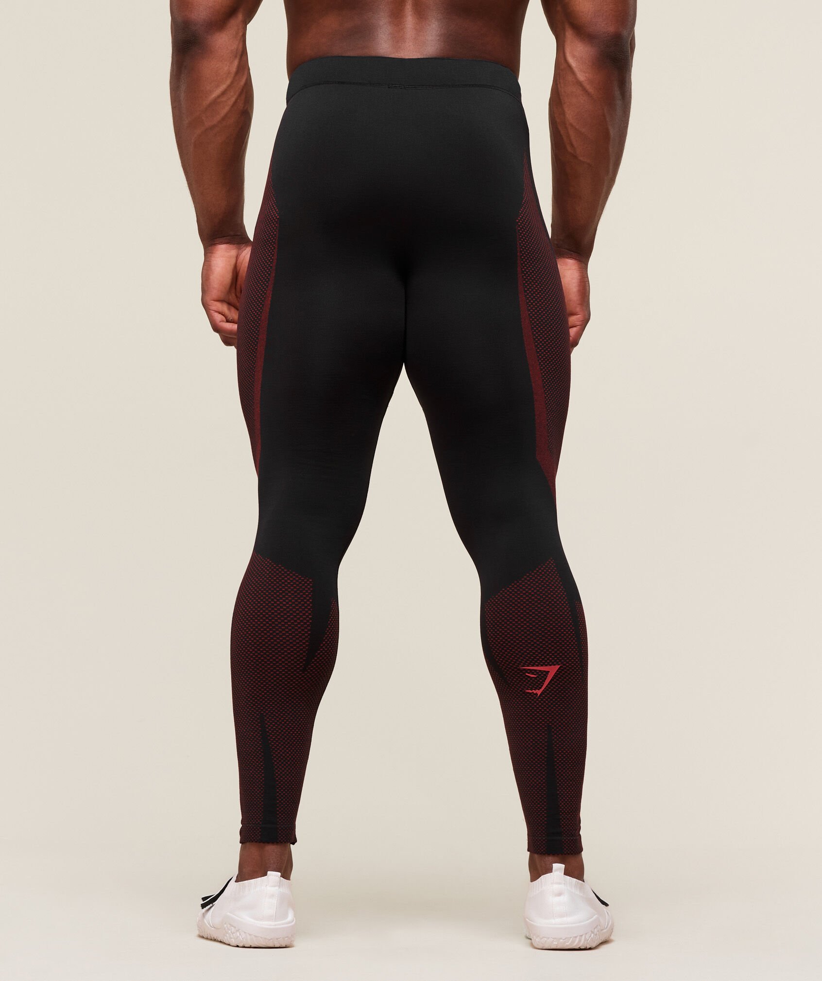 Shop Onyx 5.0 Seamless Tight Black/ Carmine Red - Gymshark Oman