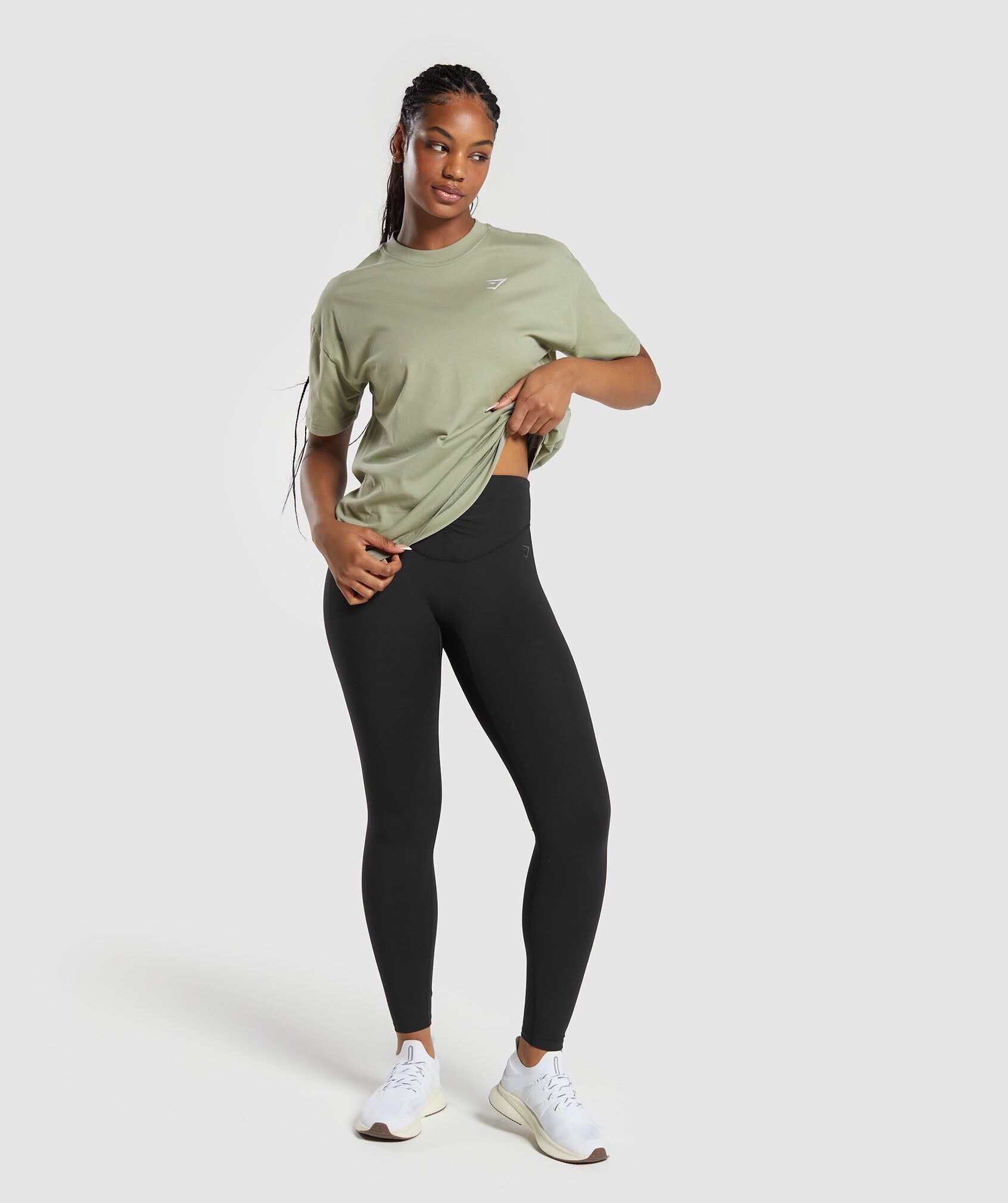 Oversized t shirt and tights 2025