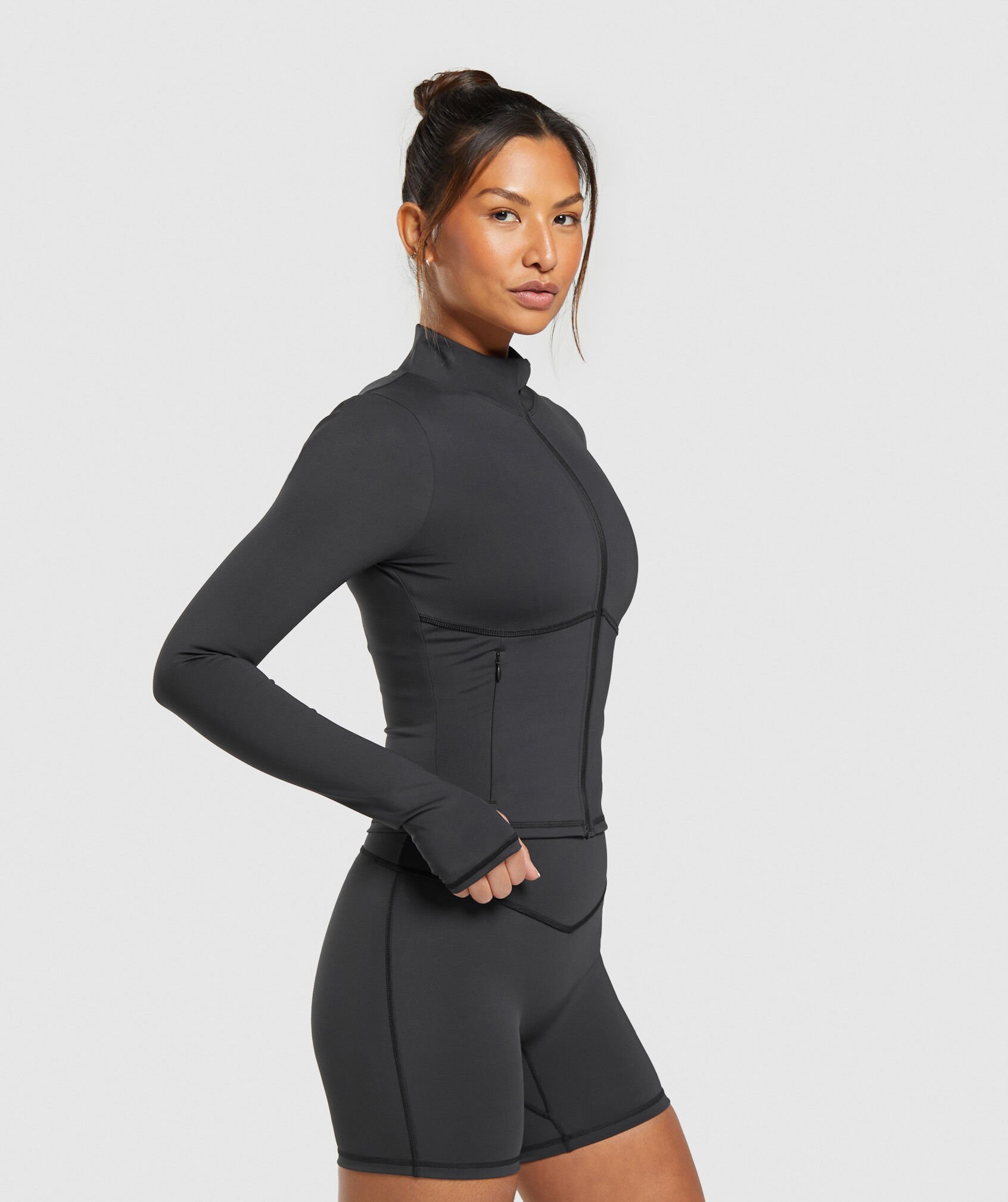 تراك توب إليڤيت