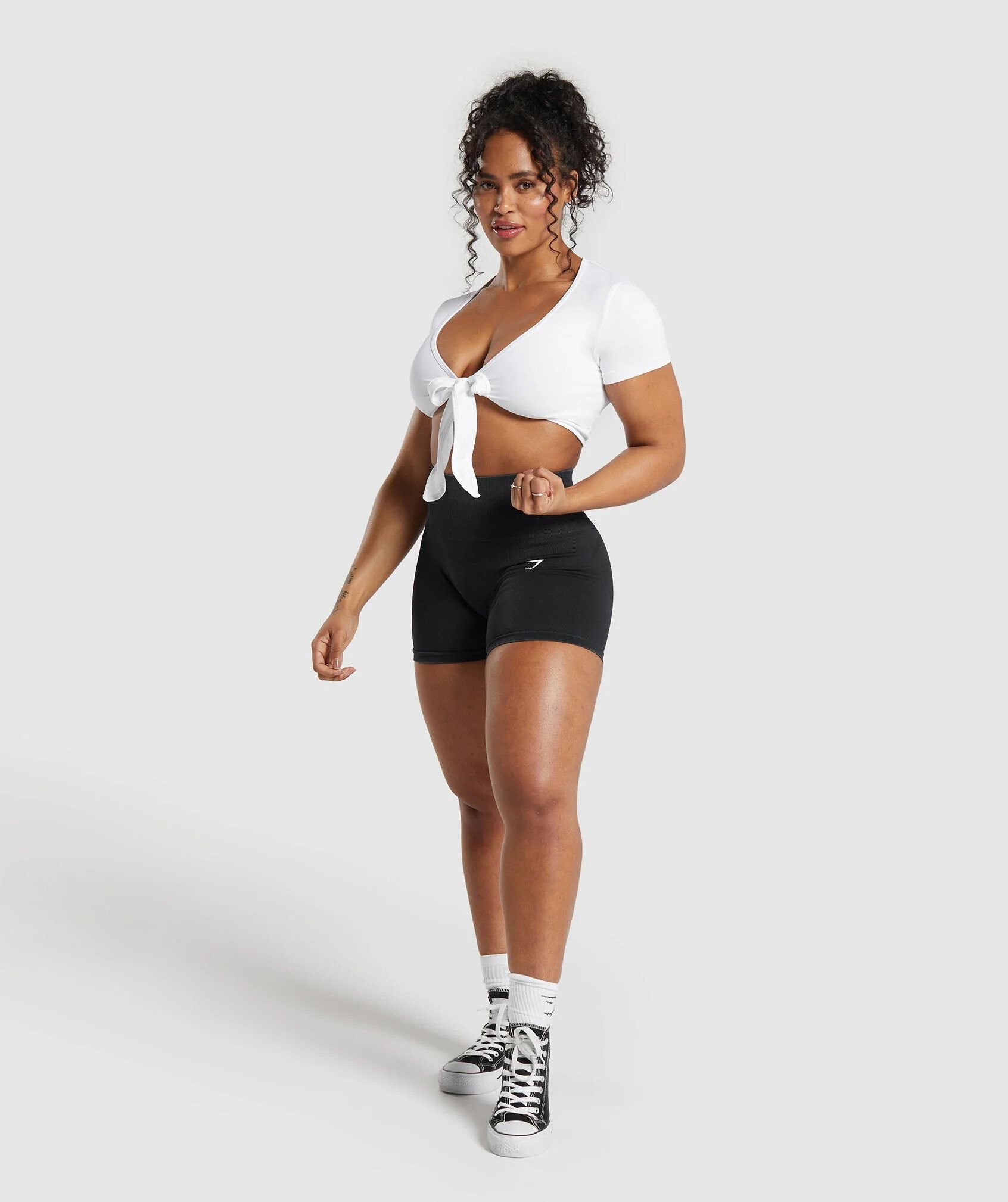 Gains Seamless Short