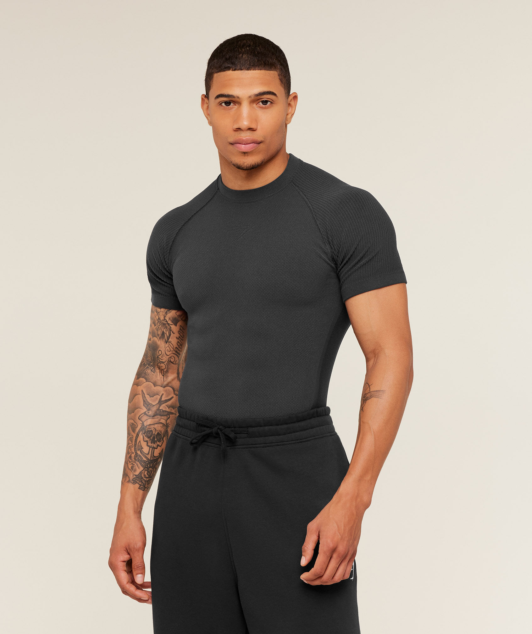 Shop Onyx Gym Collection for Men Online in UAE | GYMSHARK