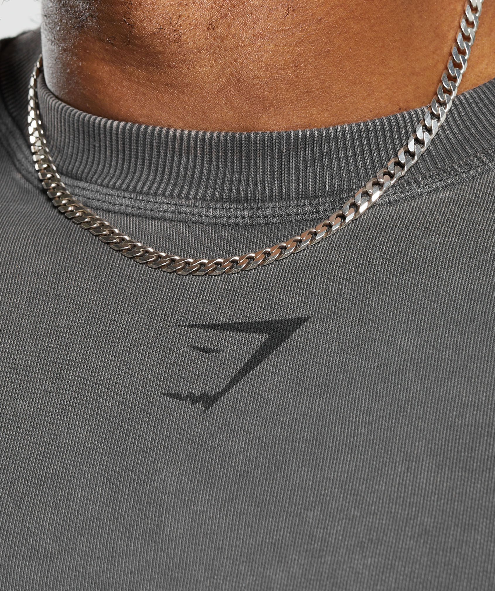 سويت شيرت هيرتدج بلون باهت