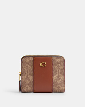 محفظة بتصميم ثنائي الطي مقسم بألوان قماش قنب محفور بشعار الماركة