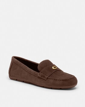 حذاء درايفر سهل الارتداء بشعار الماركة المنحوت