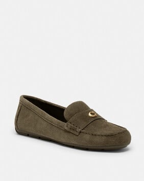 حذاء درايفر سهل الارتداء بشعار الماركة المنحوت