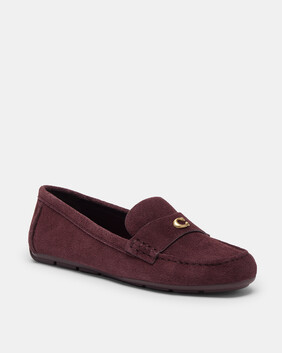 حذاء درايفر سهل الارتداء بشعار الماركة المنحوت