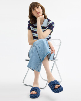 صندل بينيلوب بشعار الماركة