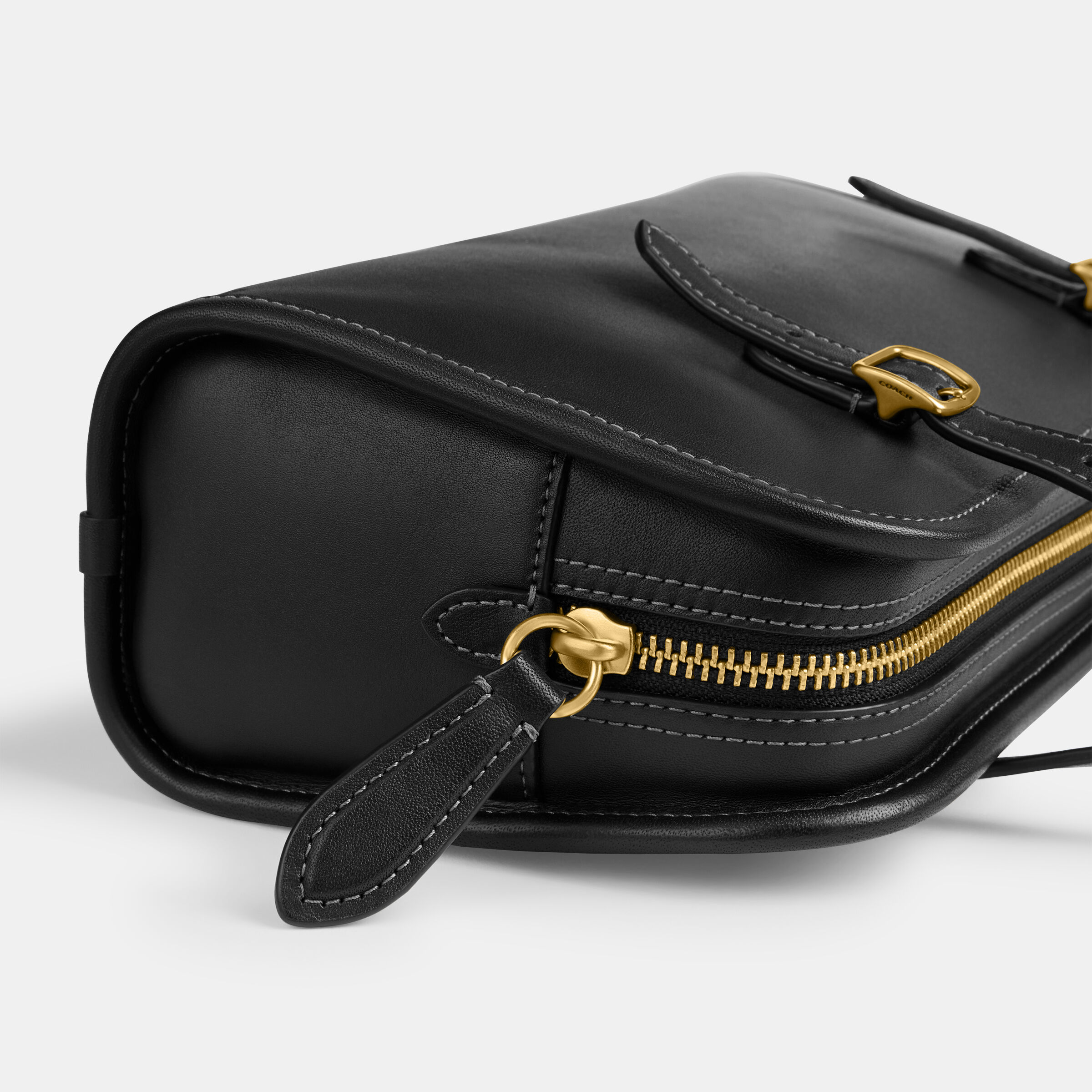 Buy COACH Swing Zip Bag 26 Black Online in UAE