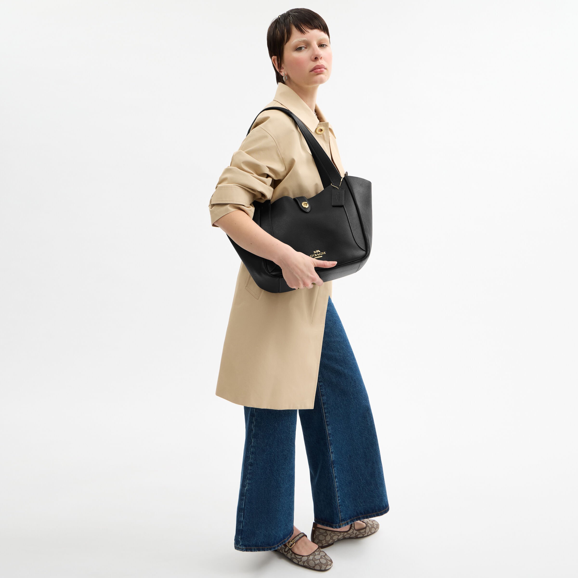 Buy COACH Hadley Turnlock Tote Bag Black Online in UAE