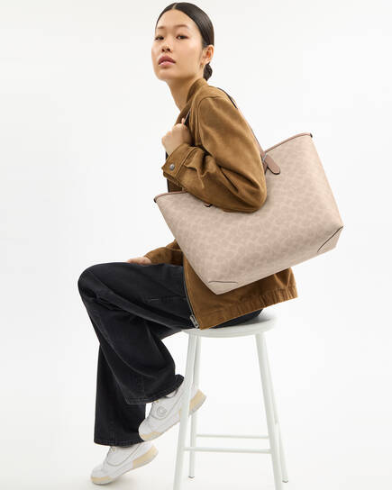 Buy COACH City Tote Bag In Signature Canvas Open Beige Online in UAE