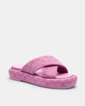 صندل بينيلوبي بشعار الماركة