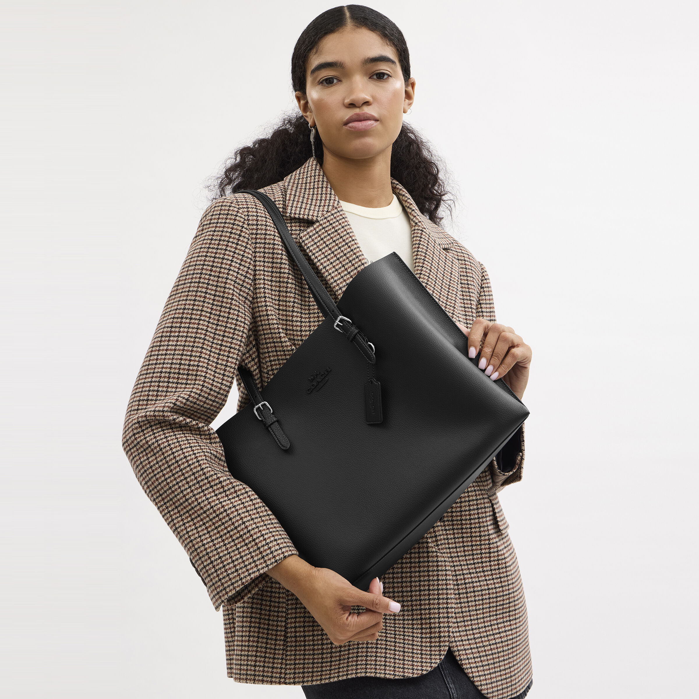Buy COACH Mollie Tote Bag Black Online in UAE