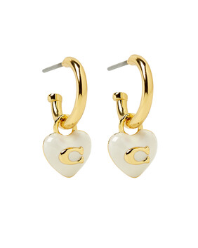 أقراط هاجي بتصميم قلب مزين بشعار الماركة ومينا