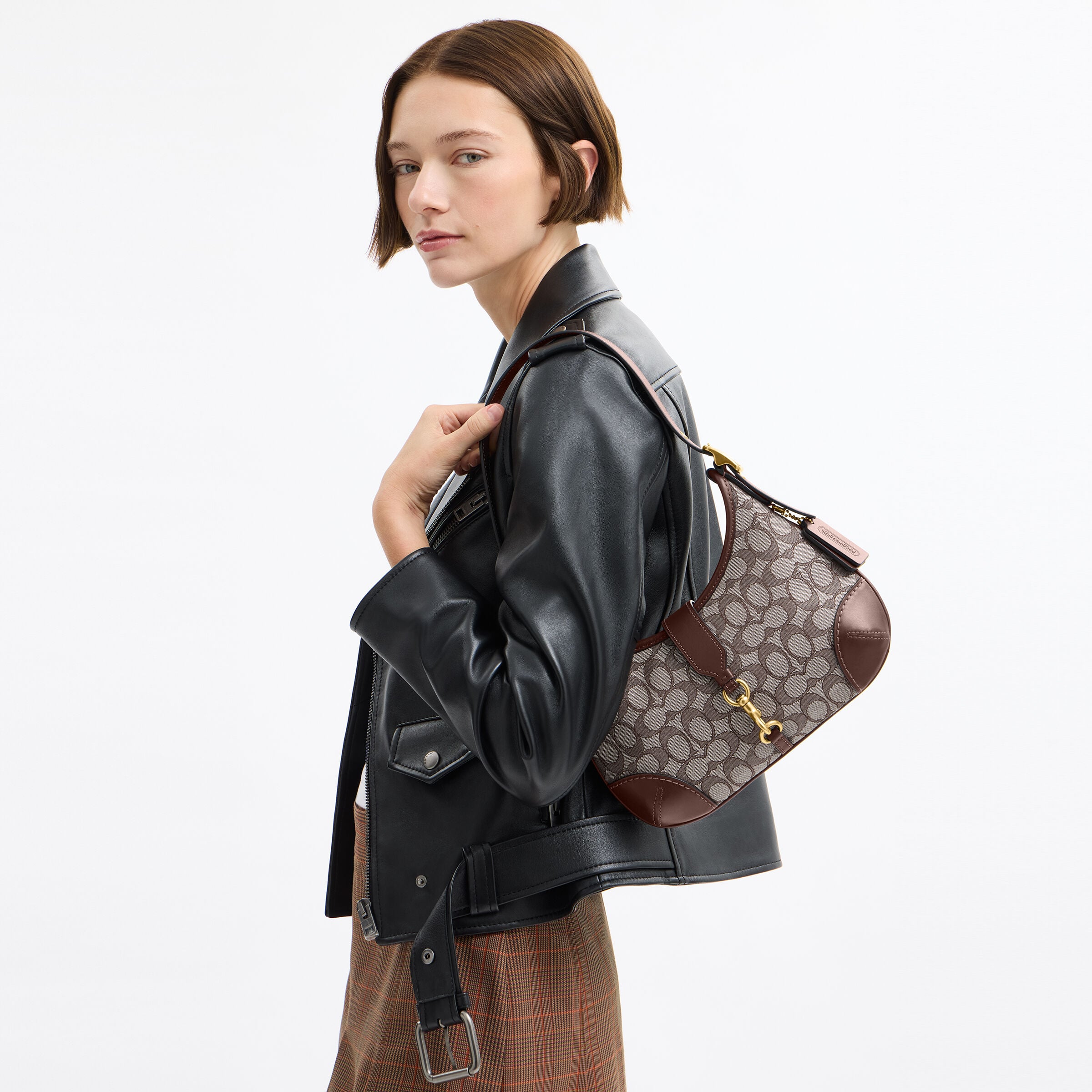 バッグ Coach Hampton Signature Hobo Bag Brown Buy COACH Hamptons Hobo Bag In Signature Jacquard DARK BROWN