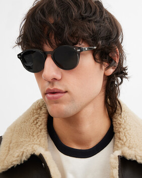 Signature Round Sunglasses