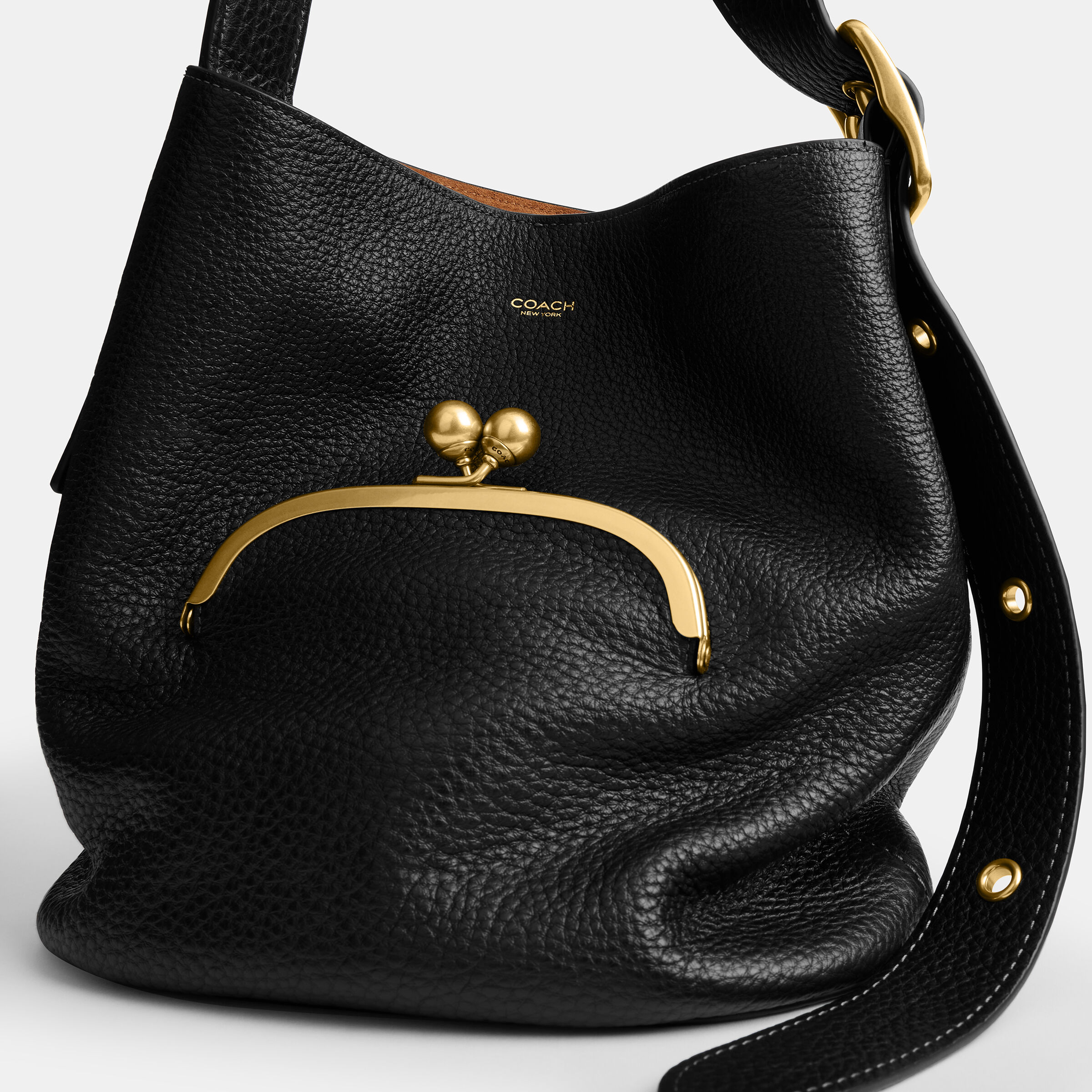 バッグ Rare Coach legacy Kisslock Bleecker bag Buy COACH Bleecker Bucket Bag With Kisslock Black Online in UAE