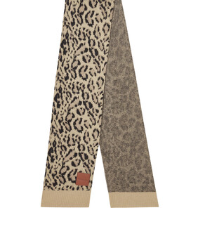 وشاح بنقشة جلد الفهد